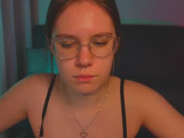Alice_Miiiller Chaturbate stream image from April 27, 2026