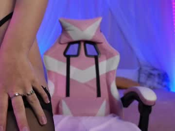 Lilou_Albrecht Chaturbate stream image from April 27, 2026