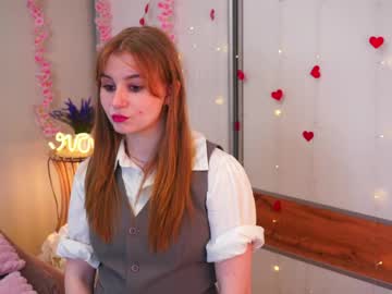 Louramylar Chaturbate stream image from April 27, 2026