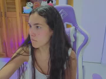Heilyevans Chaturbate stream image from April 27, 2026