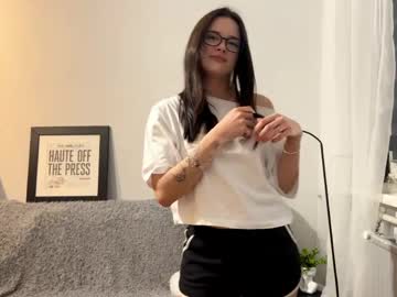 Lacecurl Chaturbate stream image from April 27, 2026