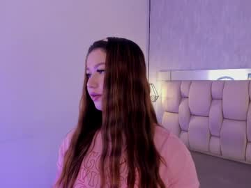 Roxie_Summers Chaturbate stream image from April 27, 2026