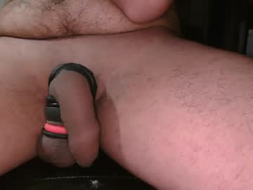 Hungbigdickedger35 Chaturbate stream image from April 28, 2026