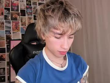 Liamelf Chaturbate stream image from April 28, 2026