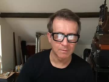 Artisterotic Chaturbate stream image from April 28, 2026