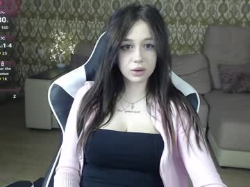 Laylaura Chaturbate stream image from April 28, 2026