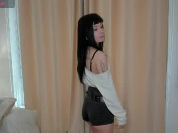 Lyne19 Chaturbate stream image from April 28, 2026