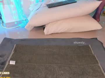 Ohyesly_ Chaturbate stream image from April 28, 2026