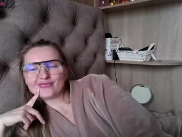 Belleamiee Chaturbate stream image from April 28, 2026