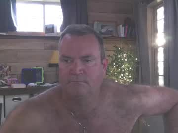 Chadmichaell Chaturbate stream image from April 28, 2026