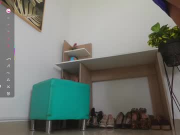 Laura_Zans_ Chaturbate stream image from April 28, 2026