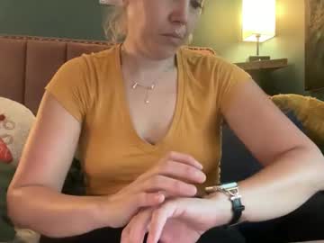 Margolane Chaturbate stream image from April 28, 2026
