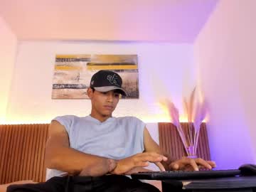 Zander_2120 Chaturbate stream image from April 28, 2026