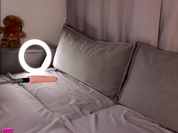 Epic_Girls Chaturbate stream image from April 28, 2026