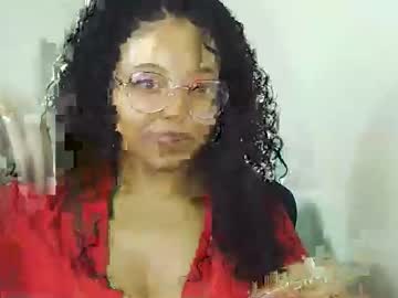 Carmellovekisses Chaturbate stream image from April 28, 2026