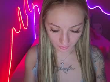Meowwmirra Chaturbate stream image from April 28, 2026