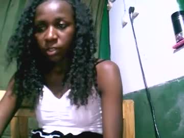 Alyahnah Chaturbate stream image from April 28, 2026