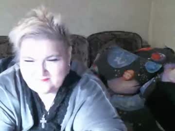 Lanacat555 Chaturbate stream image from April 28, 2026