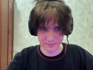 Zombde32 Chaturbate stream image from April 28, 2026