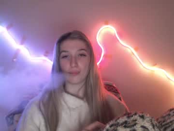 Honeyveil Chaturbate stream image from April 28, 2026