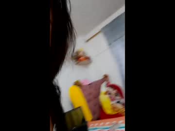 Natylunaa Chaturbate stream image from April 28, 2026