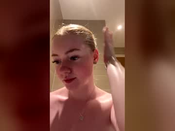 Bleurosexx Chaturbate stream image from April 28, 2026