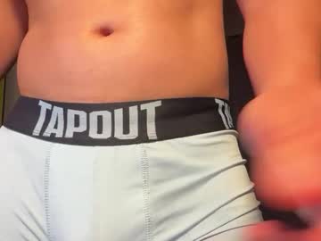 Yumyummike Chaturbate stream image from April 29, 2026