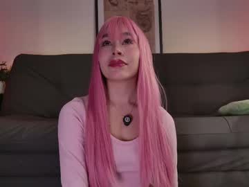 Emym1lls Chaturbate stream image from April 29, 2026