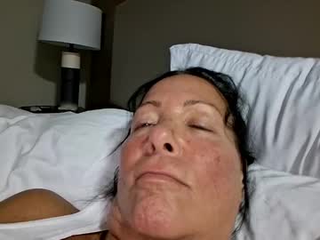 Silkychrissy69 Chaturbate stream image from April 29, 2026