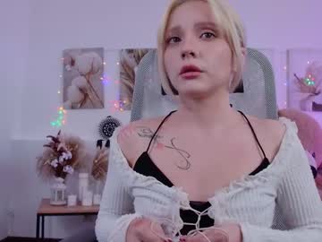 Aurorawrenfield Chaturbate stream image from April 29, 2026