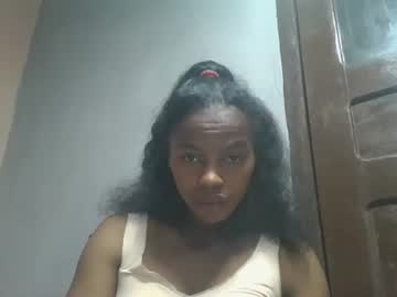 Elodie228680 Chaturbate stream image from April 29, 2026