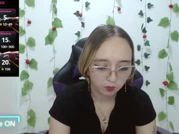 Liaroberts1 Chaturbate stream image from April 29, 2026