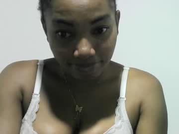 Sandrinn Chaturbate stream image from April 29, 2026