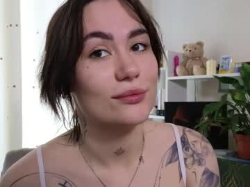 Viktoriamoore Chaturbate stream image from April 29, 2026
