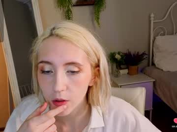 Elen__Moore Chaturbate stream image from April 29, 2026
