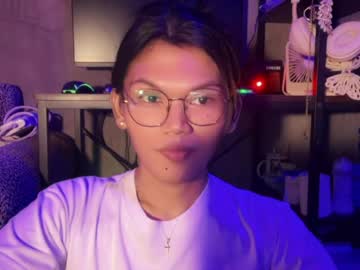 Esilchan Chaturbate stream image from April 29, 2026