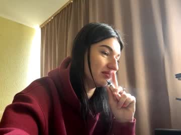 Madeleinehodosy Chaturbate stream image from April 29, 2026