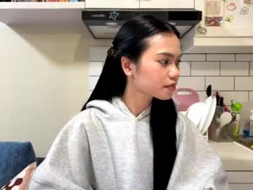 Suzannenightlinger Chaturbate stream image from April 29, 2026