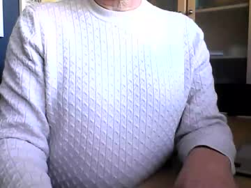 Ukshowall Chaturbate stream image from April 29, 2026