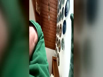 Zevioo77 Chaturbate stream image from April 29, 2026