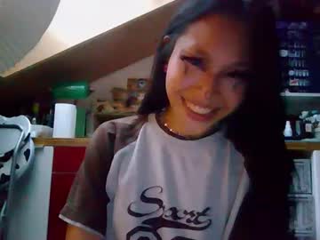 Missversatile Chaturbate stream image from April 29, 2026