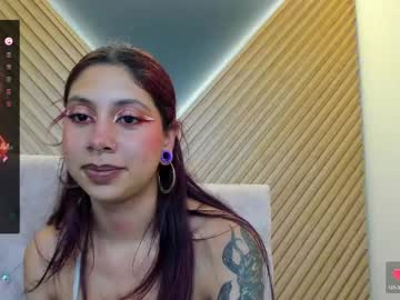 Camiivega Chaturbate stream image from April 29, 2026