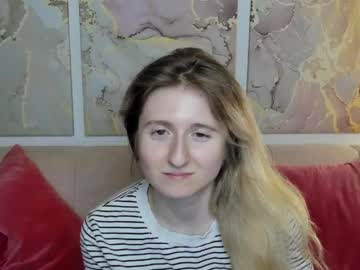 Camilladreamer Chaturbate stream image from April 29, 2026