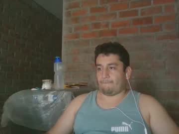 Builtfpleasure Chaturbate stream image from April 29, 2026
