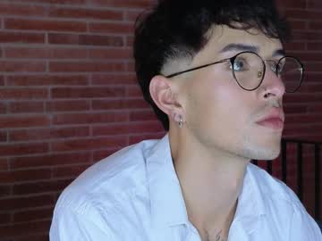 Erisleon Chaturbate stream image from April 29, 2026