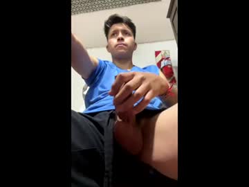 Jovenlindo2002 Chaturbate stream image from April 29, 2026