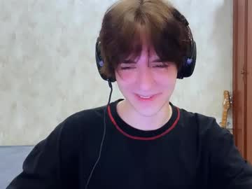 Zombde32 Chaturbate stream image from April 30, 2026