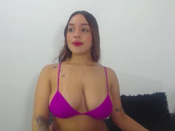 Renatabrownn28 Chaturbate stream image from April 30, 2026