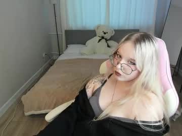 Yungsatou Chaturbate stream image from April 30, 2026