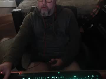 Bighugmugg Chaturbate stream image from April 30, 2026